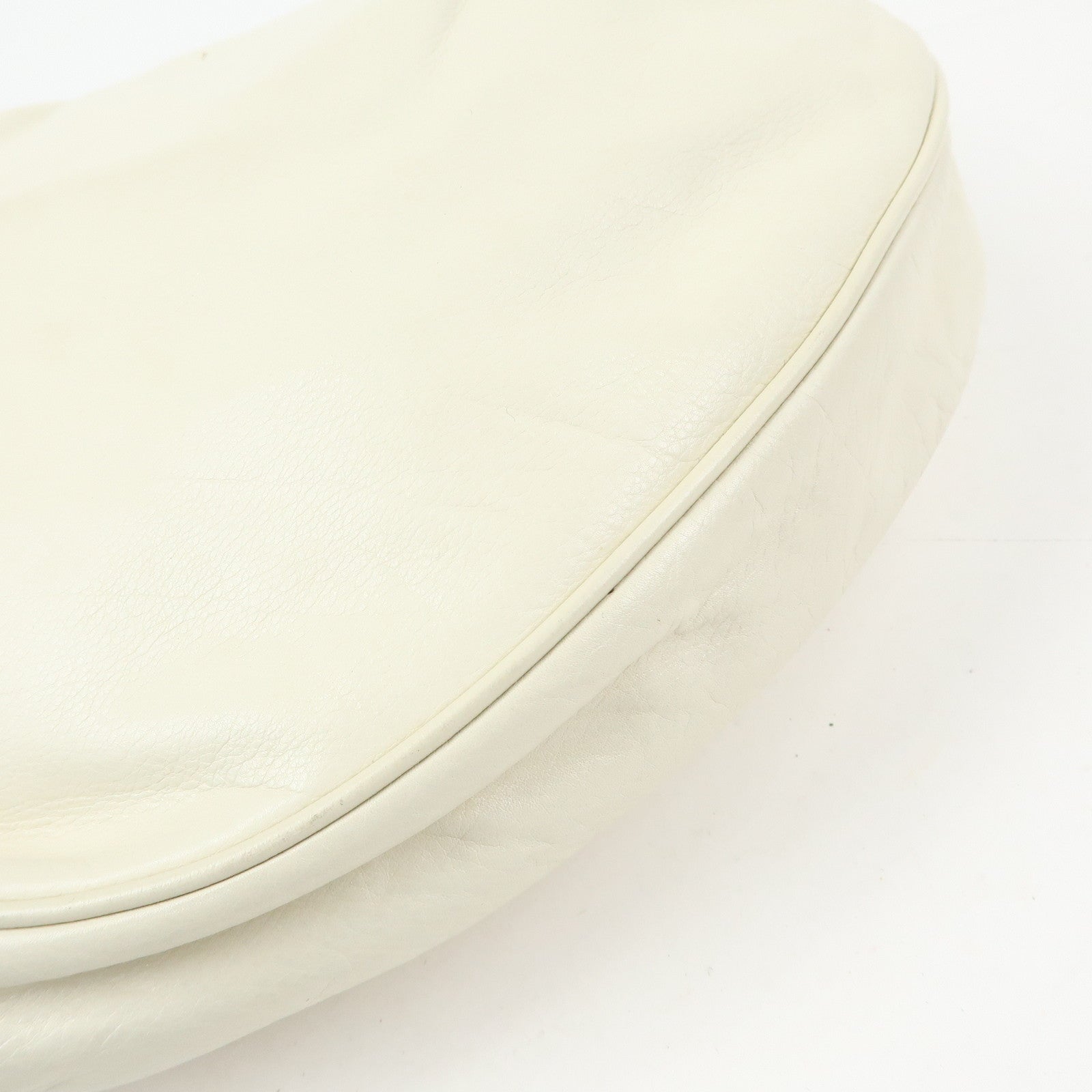 GUCCI Interlocking G Crest Leather Shoulder Bag Ivory 181492