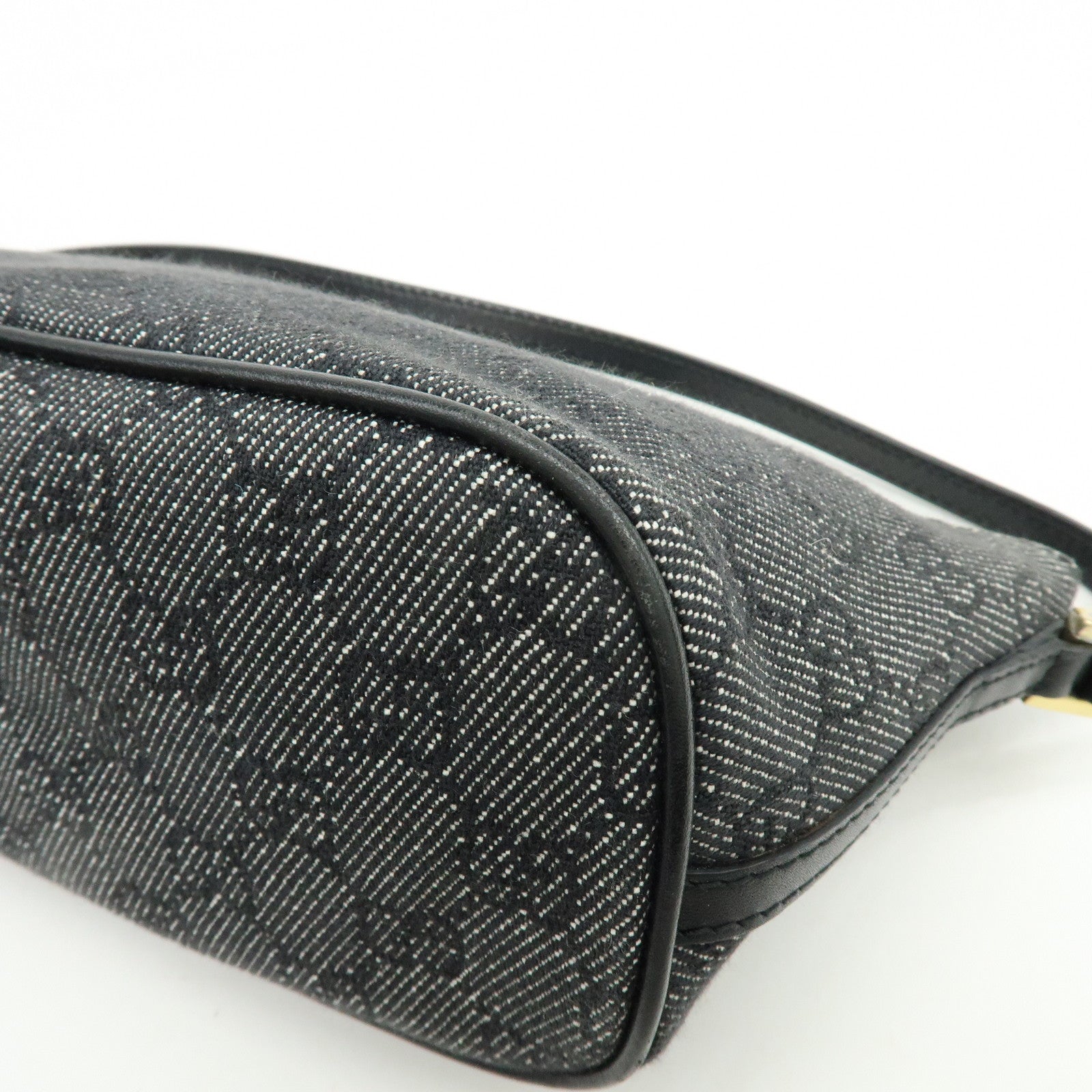 GUCCI Boat Bag GG Canvas Accessory Pouch Hand Bag Black 07198