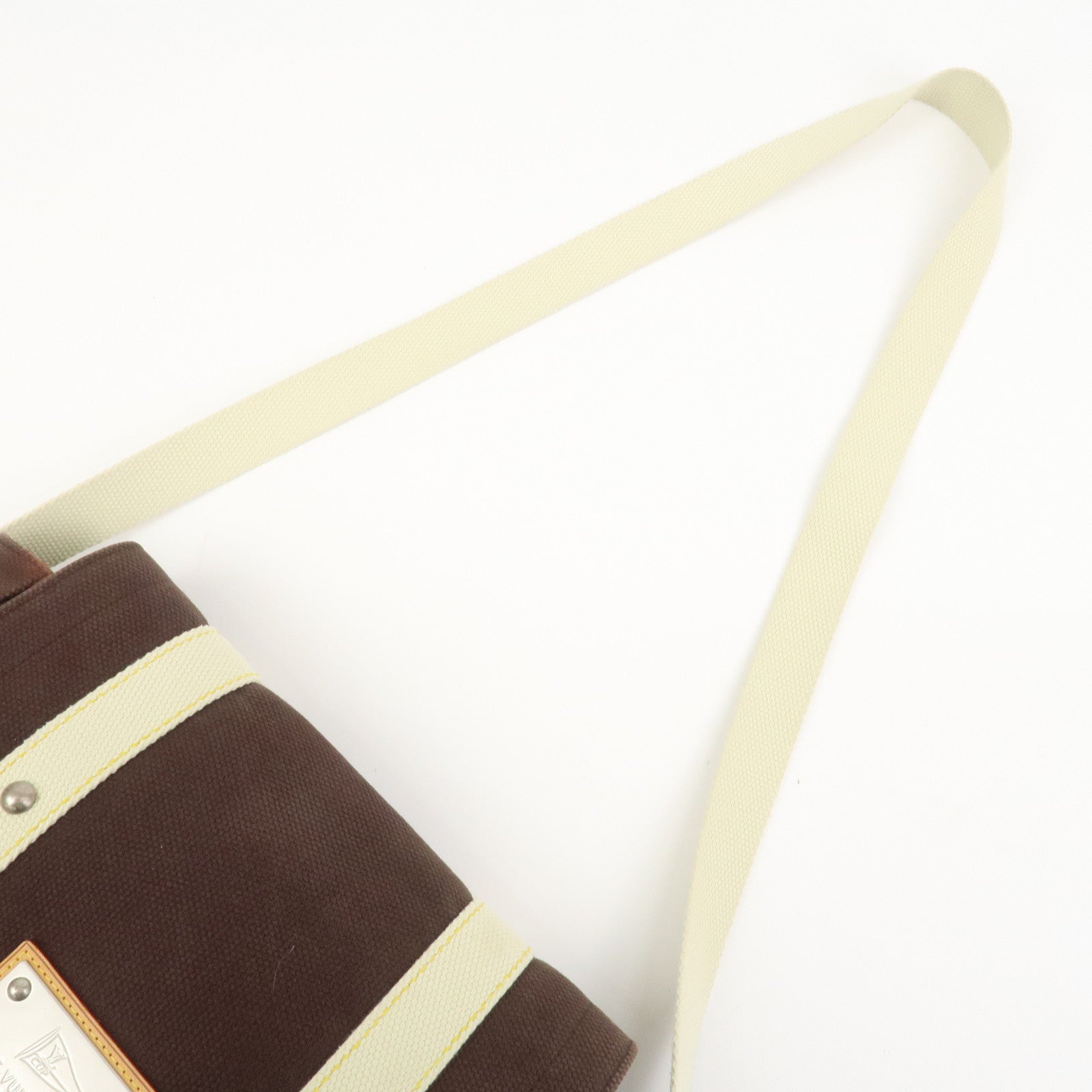 Louis Vuitton Antigua Canvas Besace PM Shoulder Bag Mocha M80661