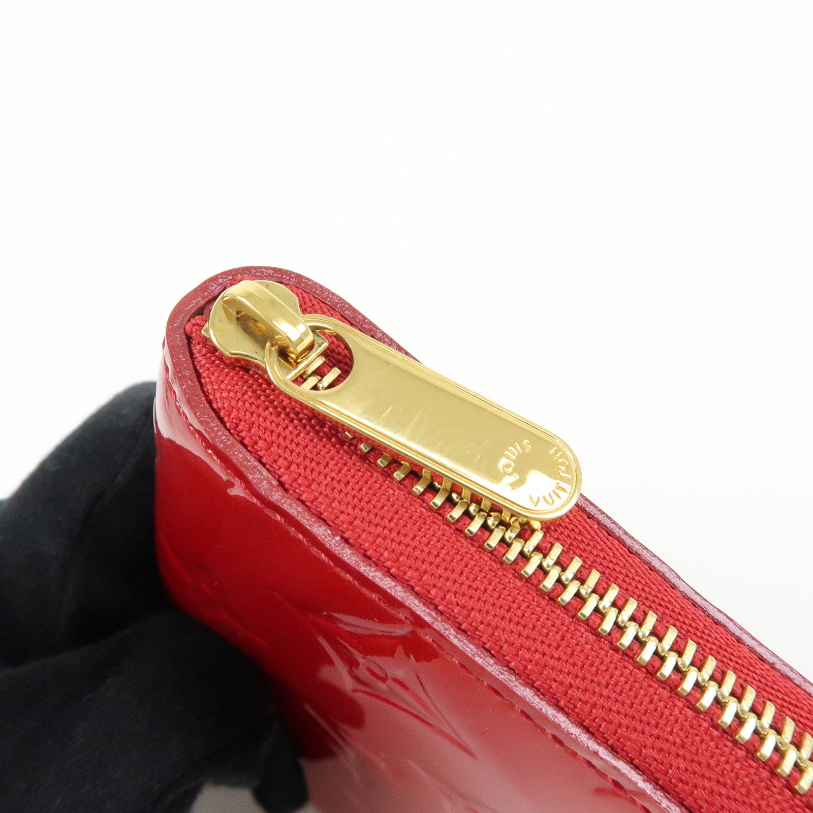 Louis Vuitton Monogram Vernis Zippy Coin Purse Pomme d'Amour M93608