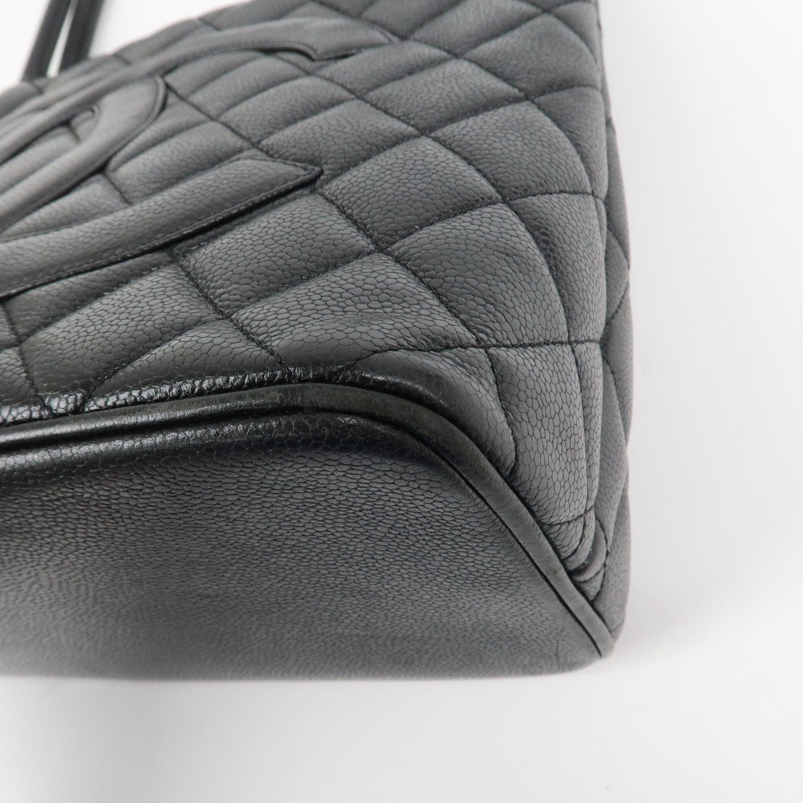 CHANEL Matelasse Caviarskin Medallion Tote Bag Hand Bag A01804