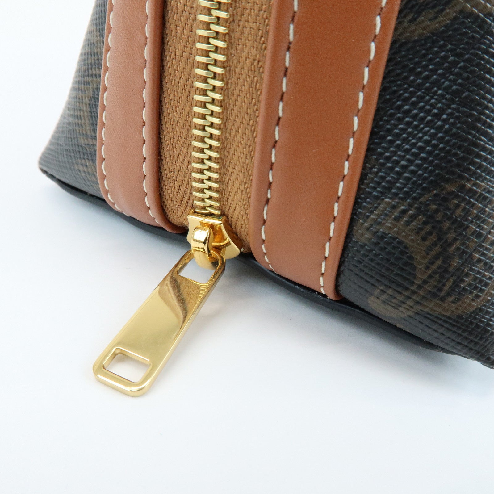 CELINE Triomphe PVC Calf Leather Cosmetic Pouch Accessory Pouch Tan