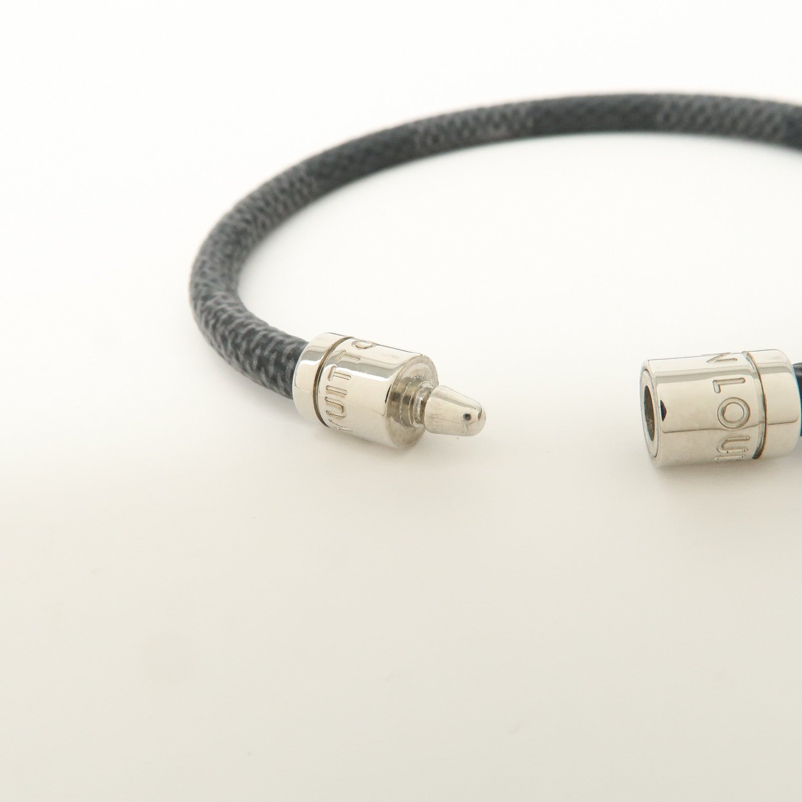 Louis Vuitton Damier Graphite Canvas Keep It Bracelet M6609E