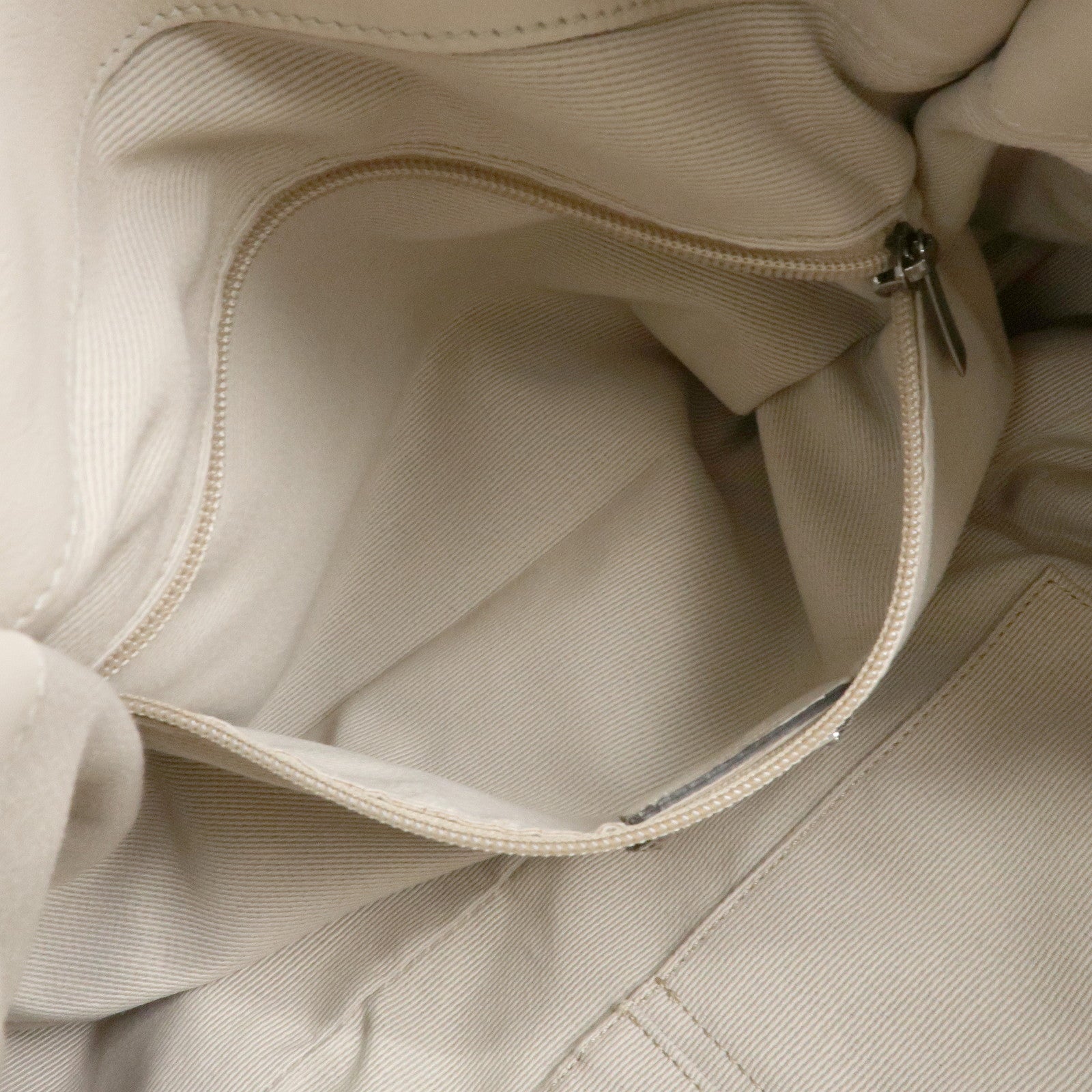 Ferragamo Vara Ribbon Leather Tote Bag Shoulder Bag Ivory Black