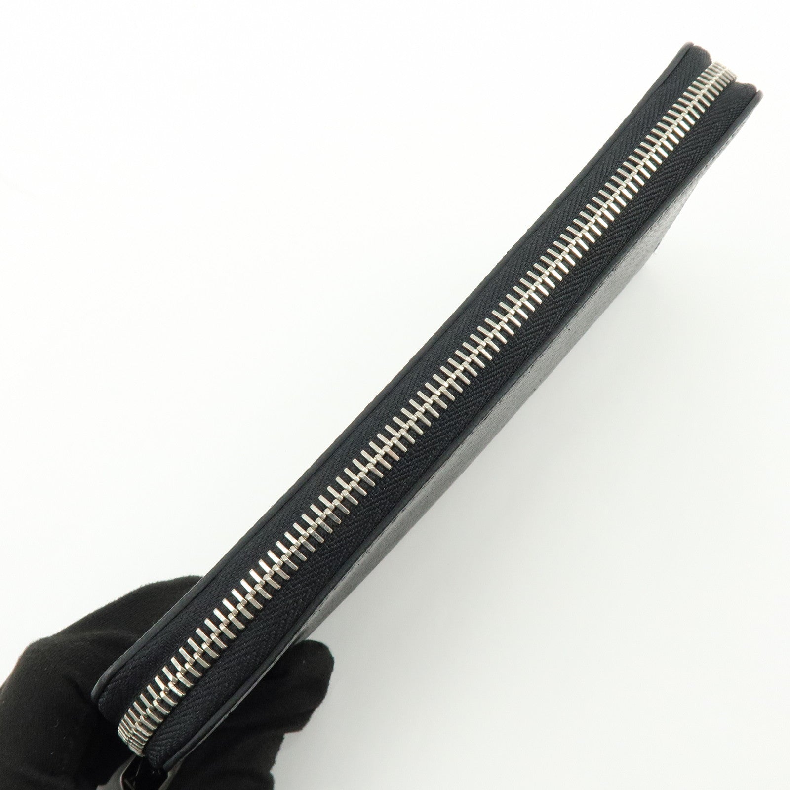 Louis Vuitton Taiga Vertical Round Zippy Wallet Ardoise M30503