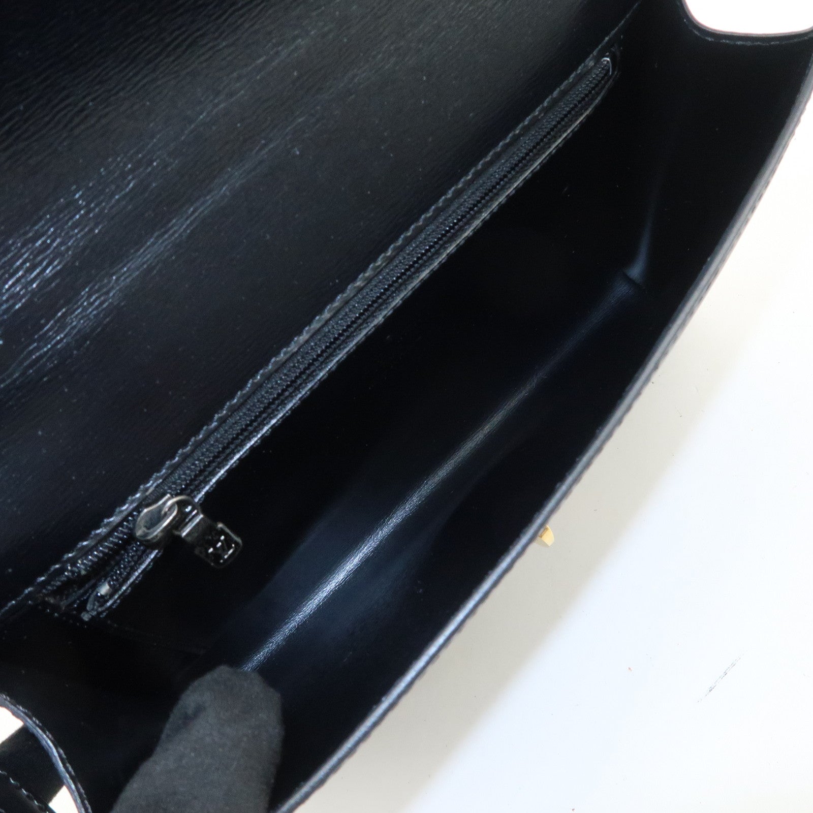 Louis Vuitton Epi Leather Arche Shoulder Crossbody Bag Noir M52572