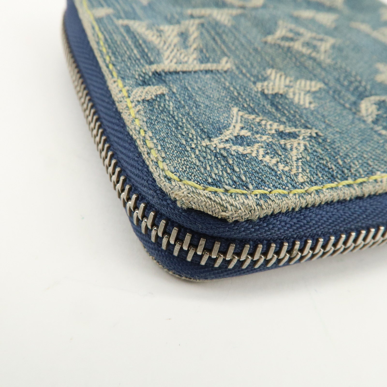 LLouis Vuitton Monogram Denim Mini Zippy Wallet Blue M95342