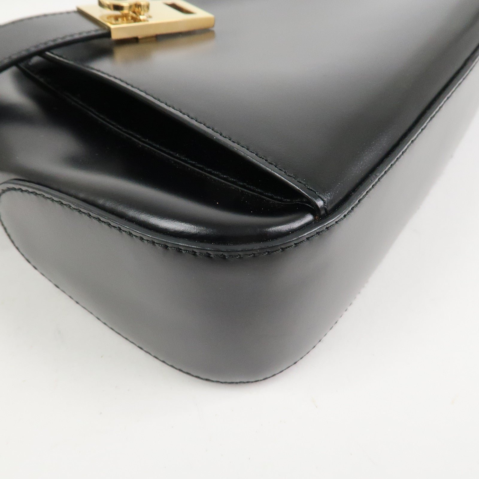 Ferragamo Gancini Logo Leather Shoulder Bag Hand Bag Black