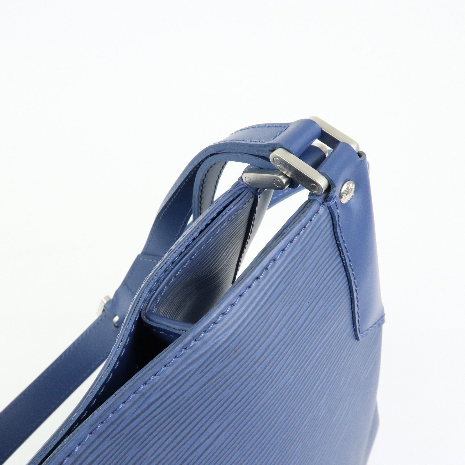 Louis Vuitton Epi Mandala GM Leather Shoulder Bag Myrtille M5892G