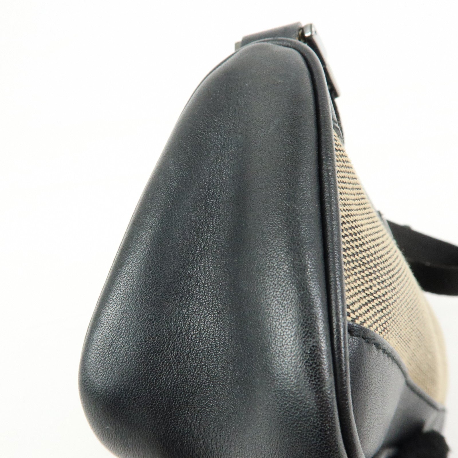 GUCCI Logo Canvas Leather Small Hand Bag Black Beige 92820
