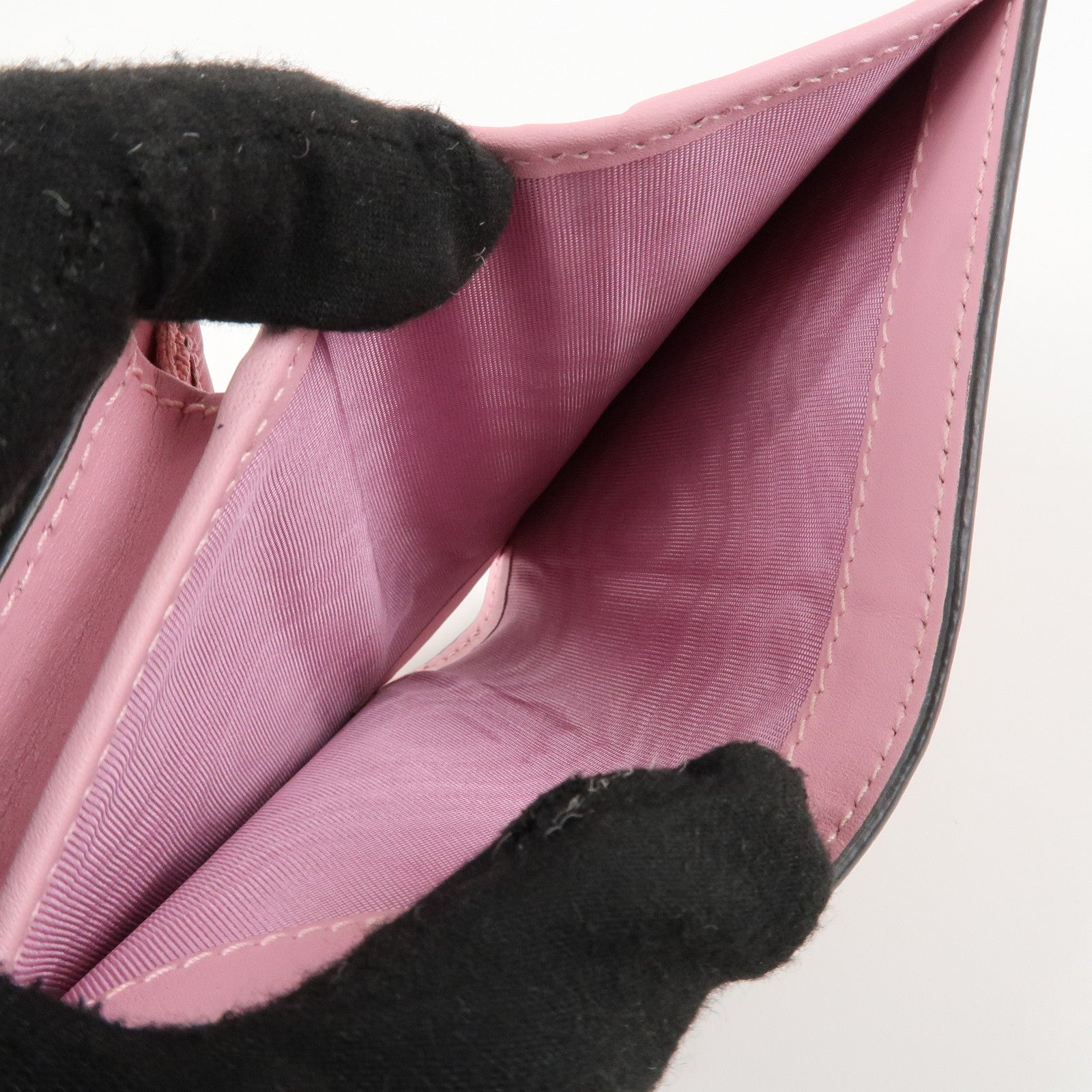 GUCCI GG Supreme Leather Strawberry Print Bi-fold Wallet 573839 Used