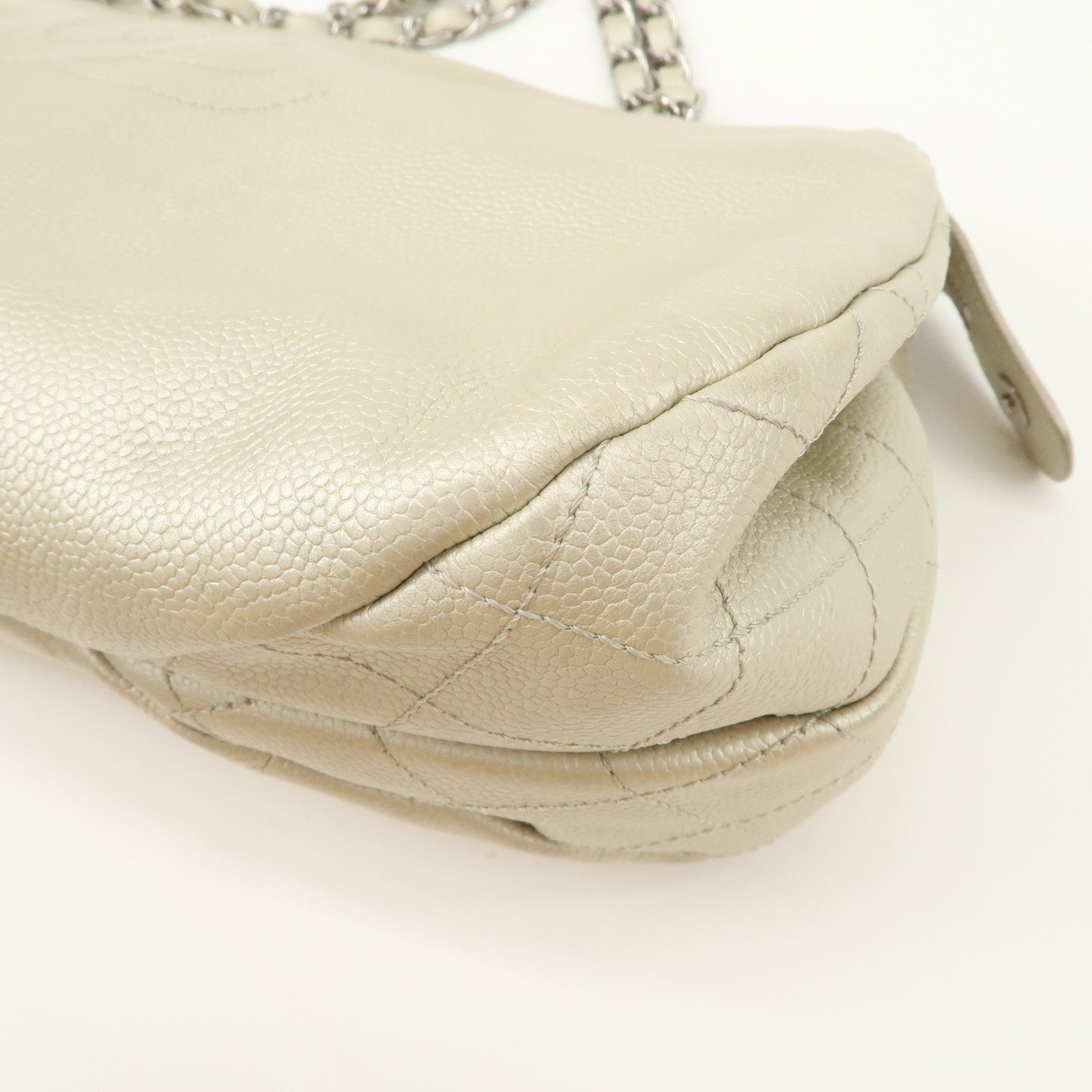 CHANEL Logo Caviarskin Chain Shoulder Bag White Silver HDW
