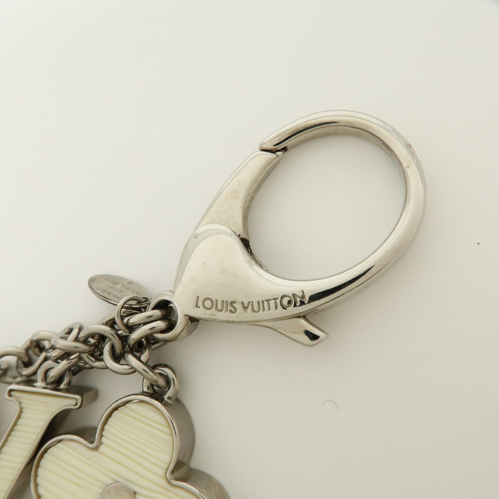 Louis Vuitton Bijoux Sac Fleur de Epi Bag Charm Silver White M65085