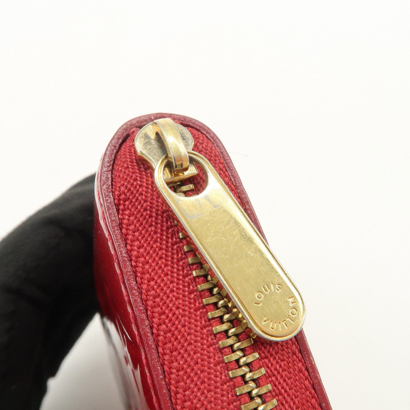 Louis Vuitton Monogram Vernis Zippy Coin Purse Pomme d'Amour M93608
