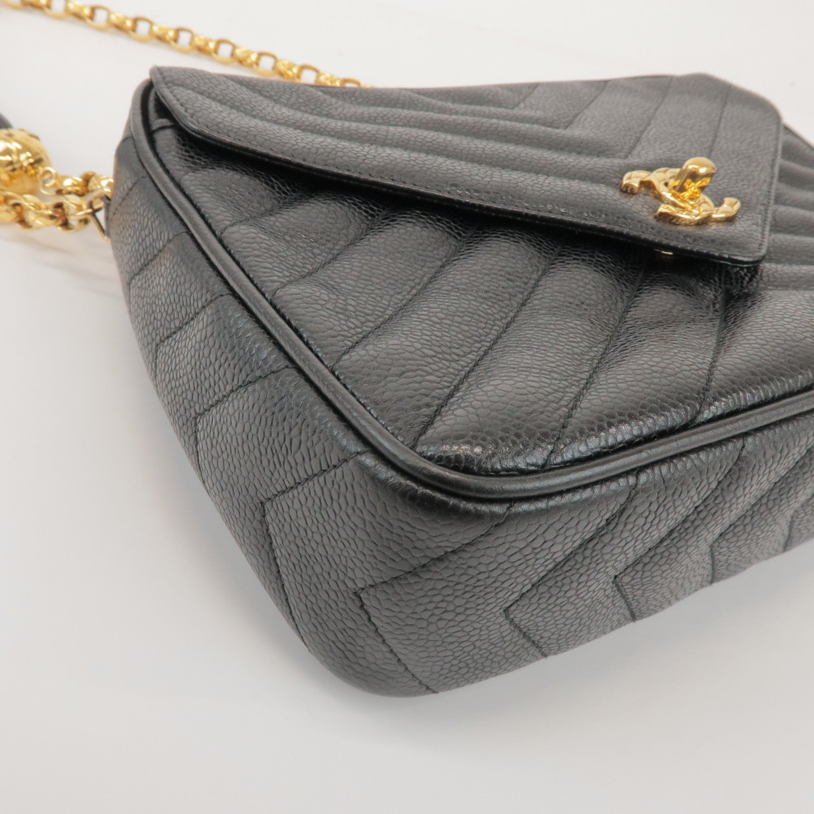 CHANEL Chevron V Stitch Caviarskin Chain Shoulder Bag Black
