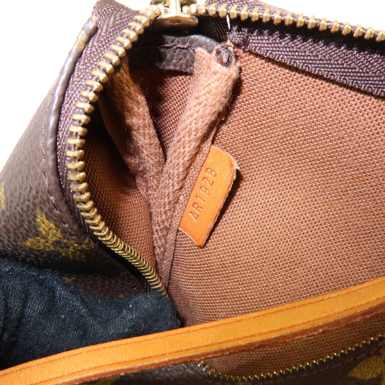 Louis Vuitton Monogram Pochette Accessoires Pouch Hand Bag M51980