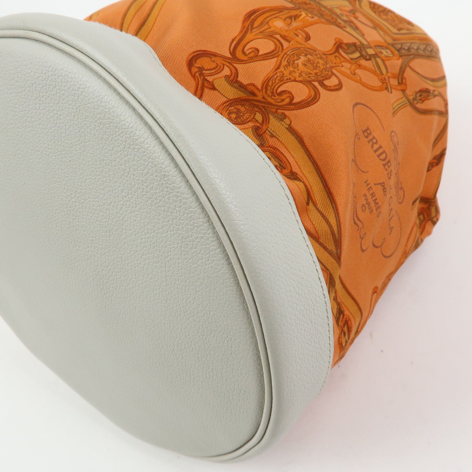HERMES Silk Taurillon Sac SoieCool22 Shoulder Bag □O Stamped Orange