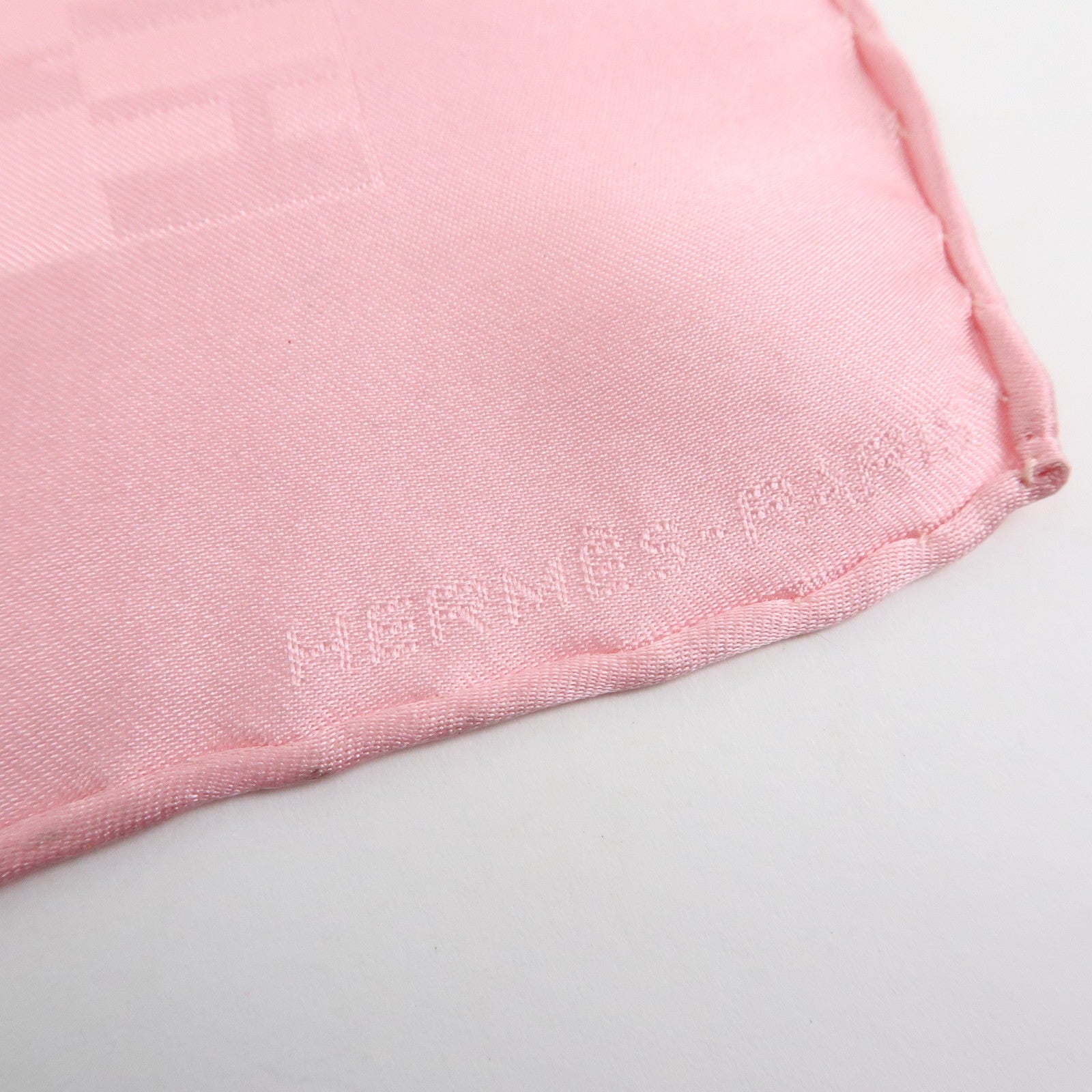 HERMES Pochette Faconnee Grand H Silk 100% Scarf Pocket Square Pink