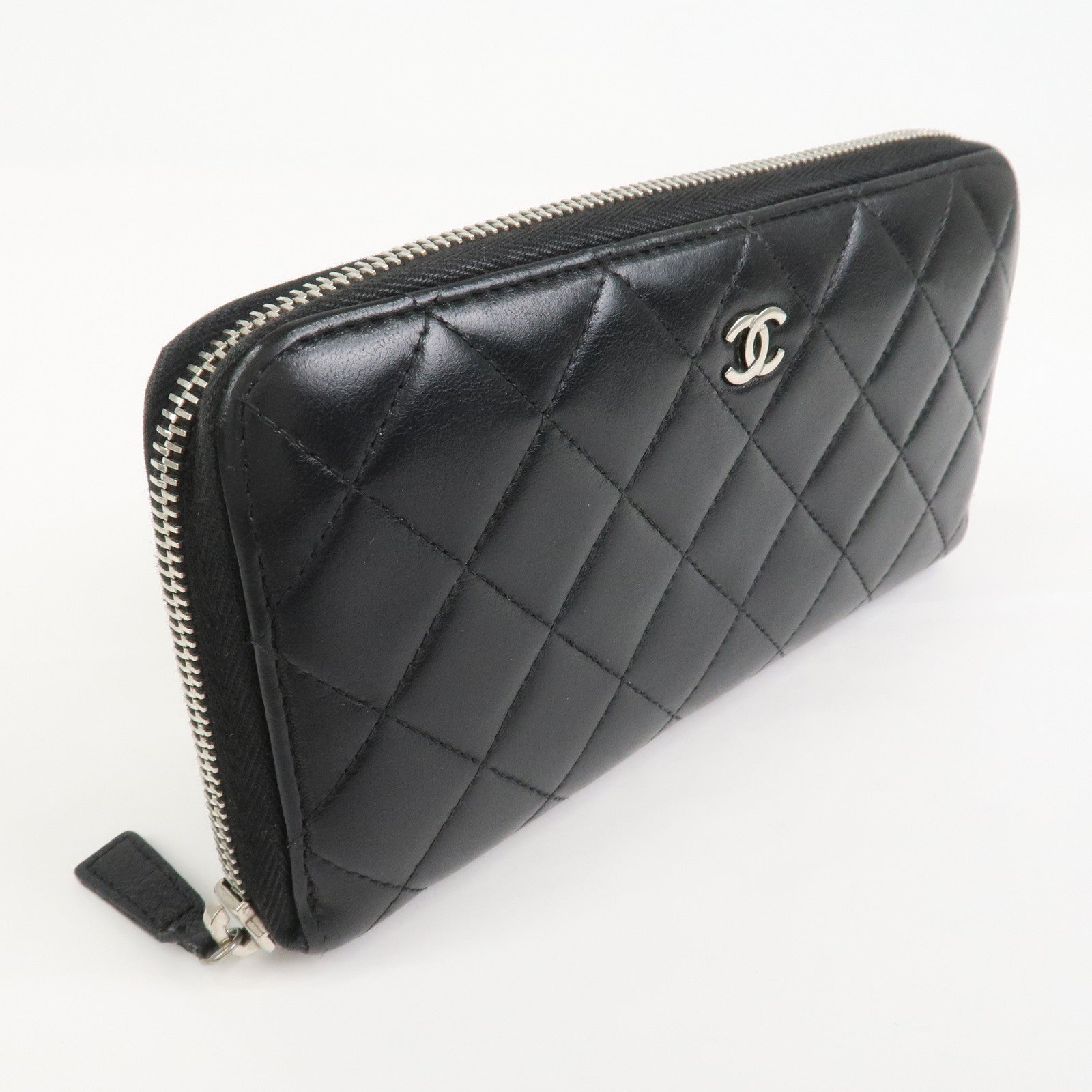 CHANEL Matelasse Lamb skin Leather Round Zippy Wallet Black Silver