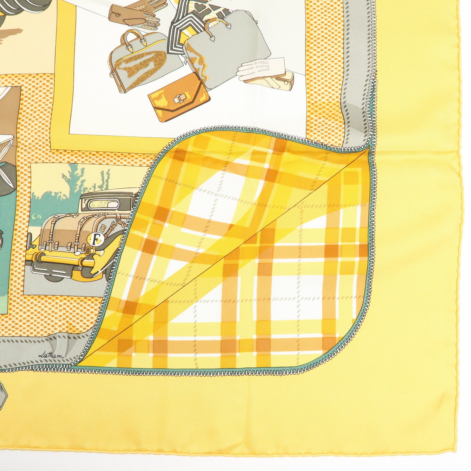 HERMES Carre 90 L Silk Scarf Elegance et le Confort en Automobile