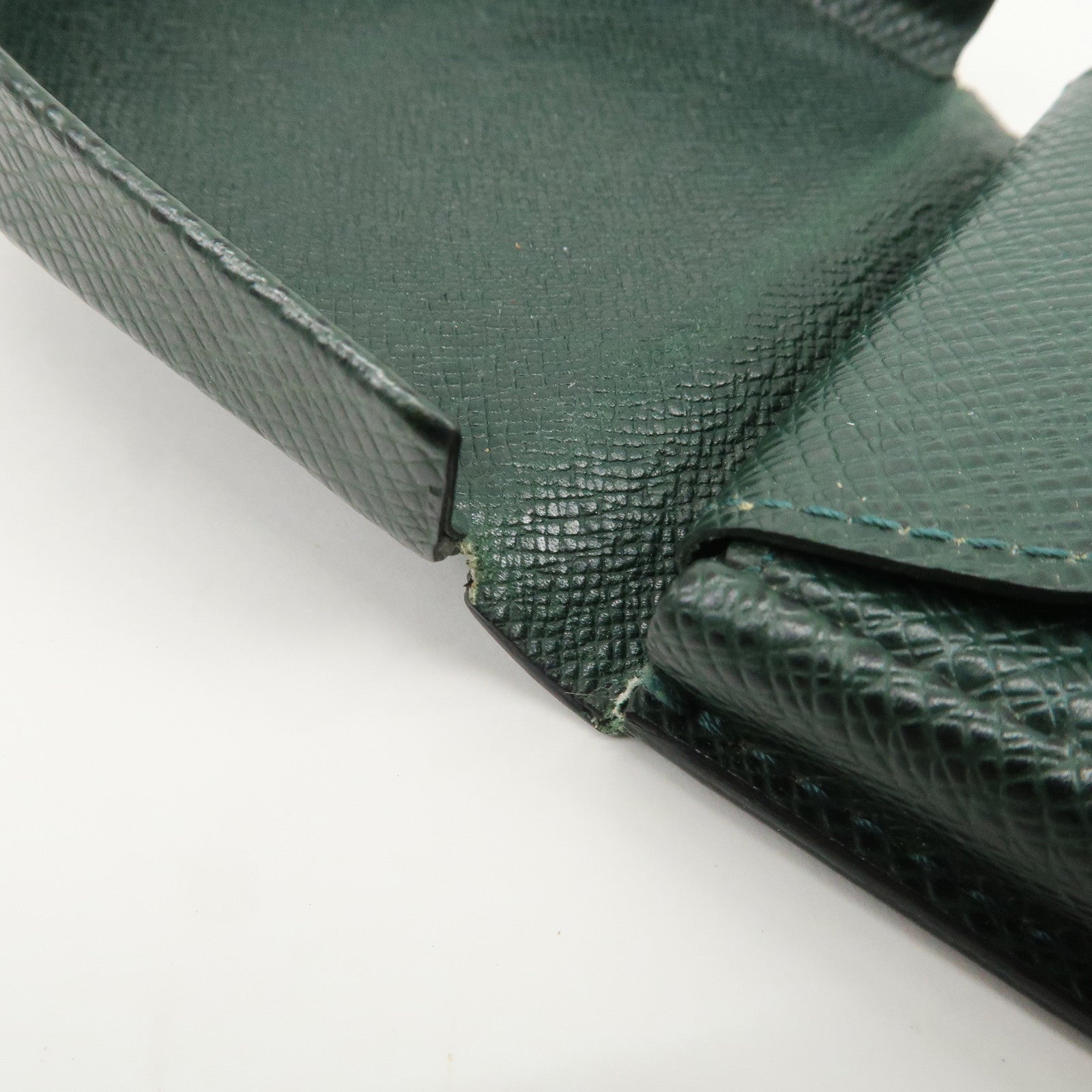 Louis Vuitton Taiga Porte Monnaie Cuvette Coin Case Epicea M30374