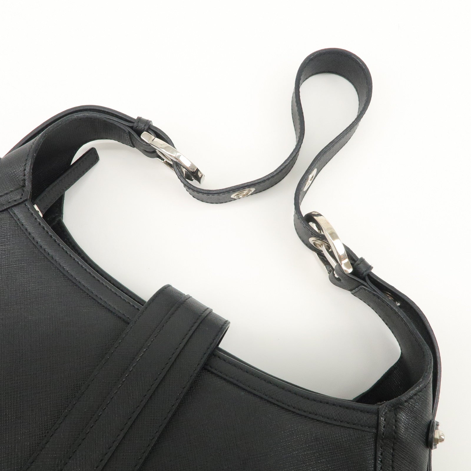 Ferragamo Gancini Leather Shoulder Bag Black Used