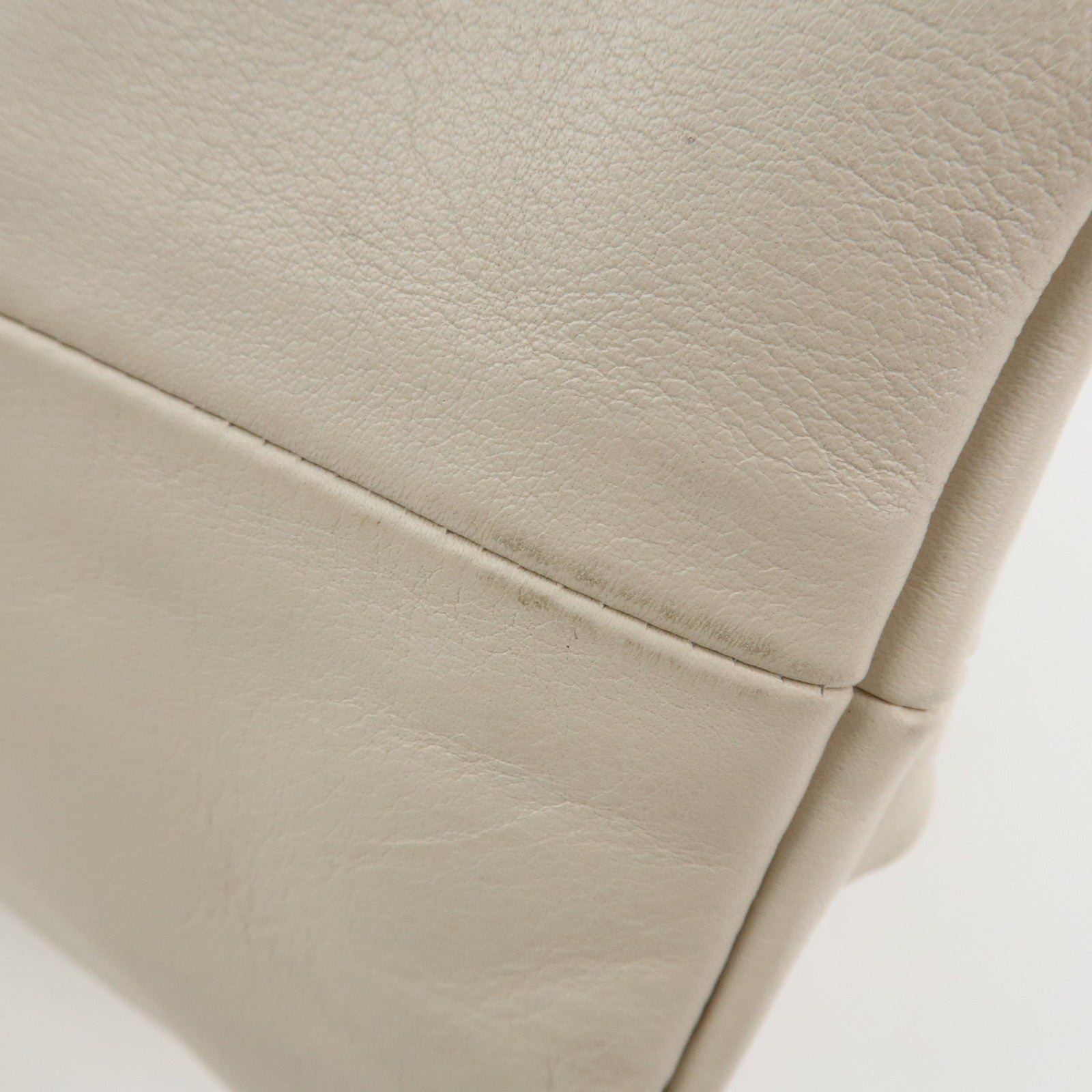 BOTTEGA VENETA Leather The Pouch Clutch Bag Hand Bag Ivory