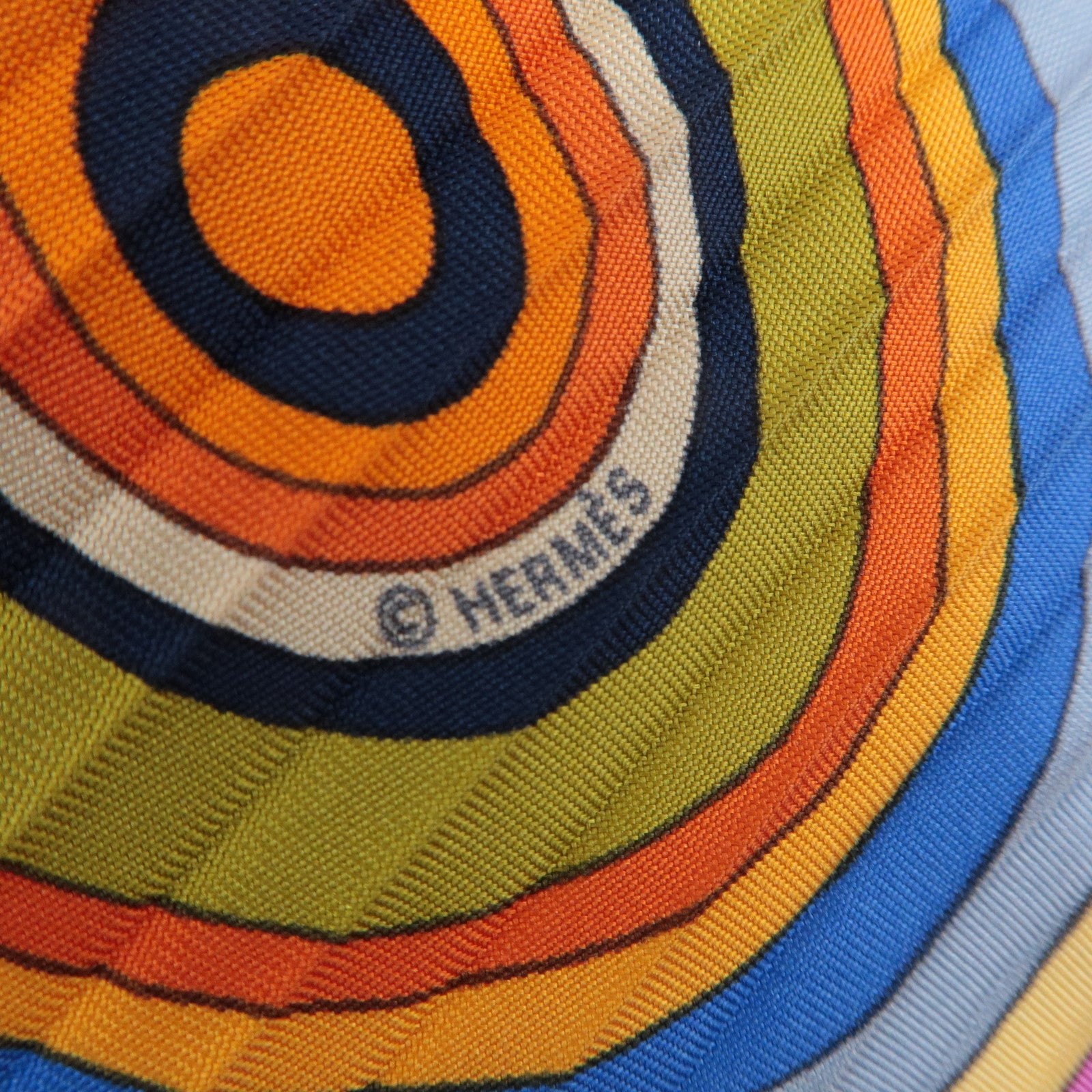 HERMES Carre Pleats Silk 100% Scarf FRANCE PARIS 24 Fbg Used