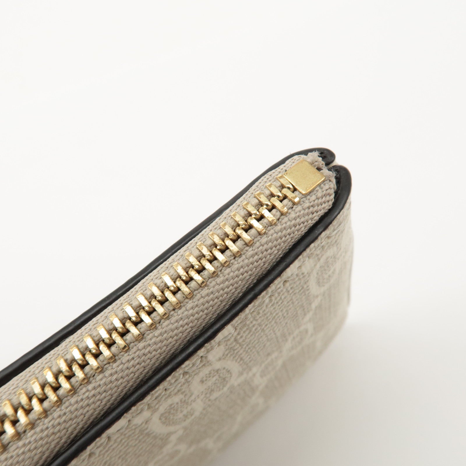 GUCCI GG Supreme Leather Coin Case Key Case Greige White 772321 Used