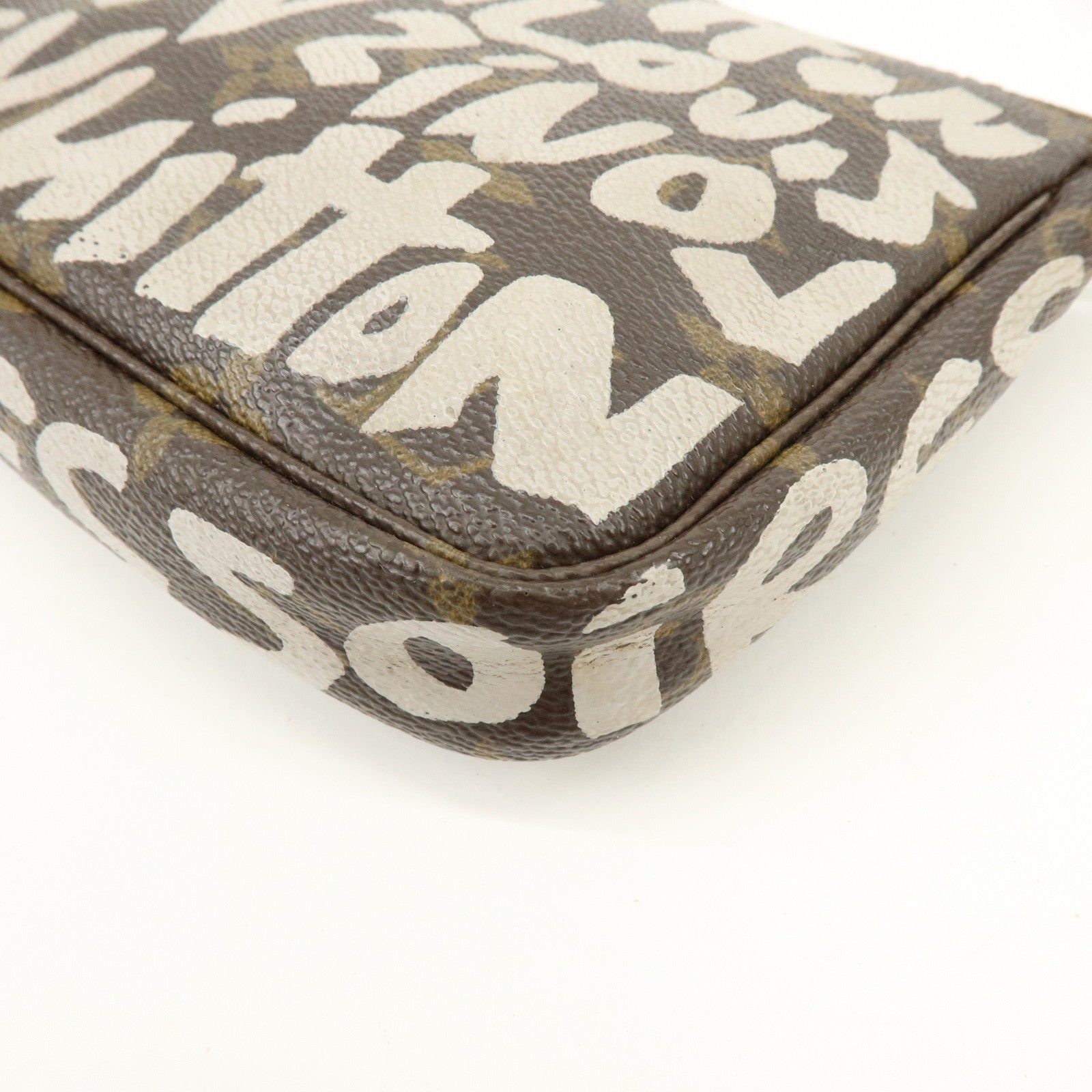 Louis Vuitton Monogram Graffiti Pochette Accessoires Pouch M92192