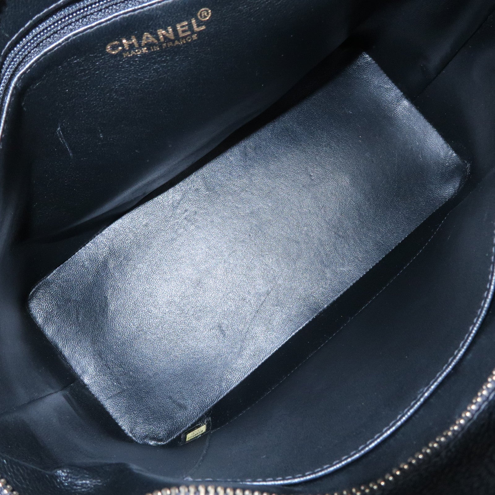 CHANEL Matelasse Caviarskin Medalion Tote Bag Hand Bag Black A01804 Used
