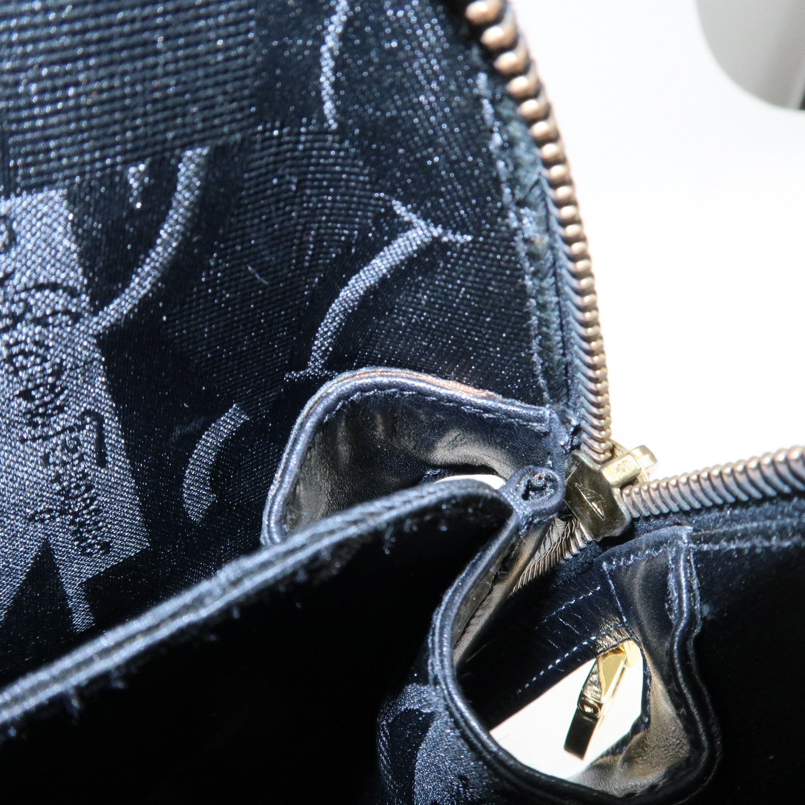 Ferragamo Leather 2Way Hand Shoulder Bag Black Gold HDW AK5644 Used