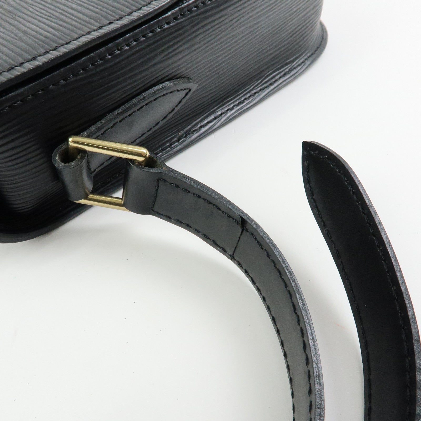 Louis Vuitton Epi Saint Cloud Shoulder Crossbody Bag Noir M52192