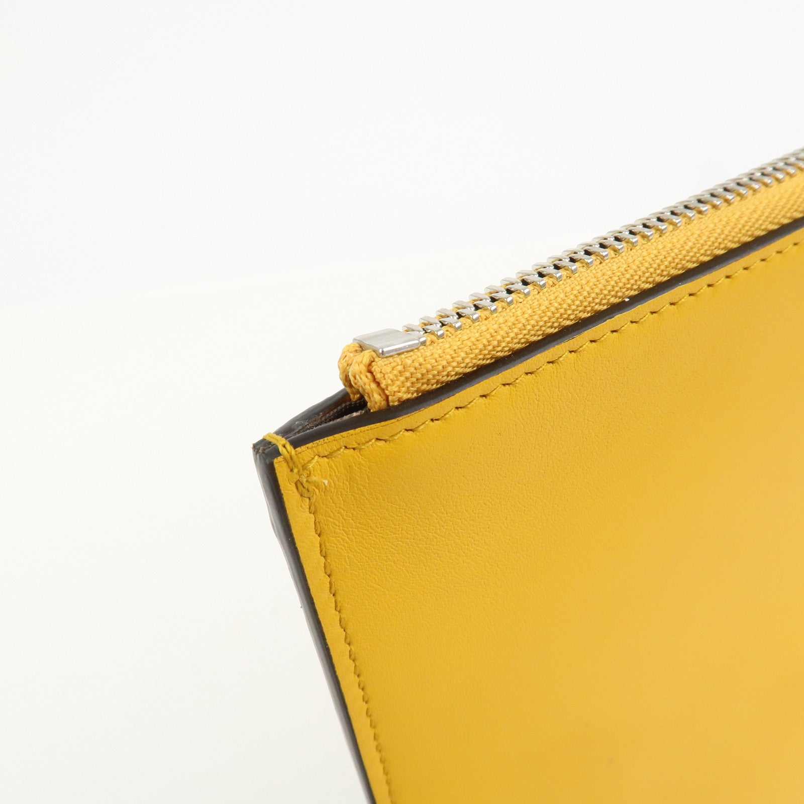 GUCCI GG Supreme Arabesque Leather Clutch Bag Beige Yellow 410810