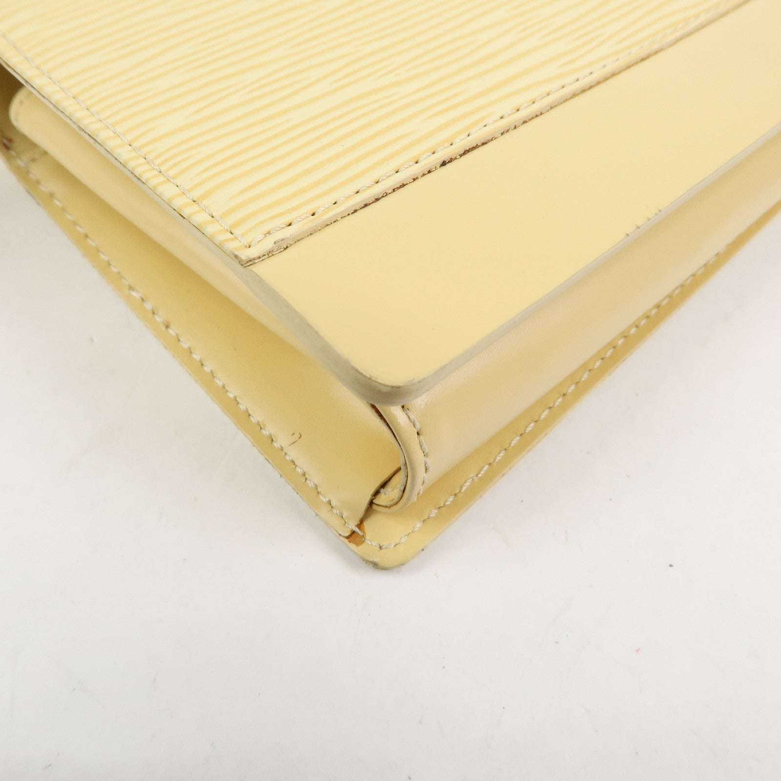 Louis Vuitton Epi Leather Honfleur Shoulder Bag Vanilla M5273A