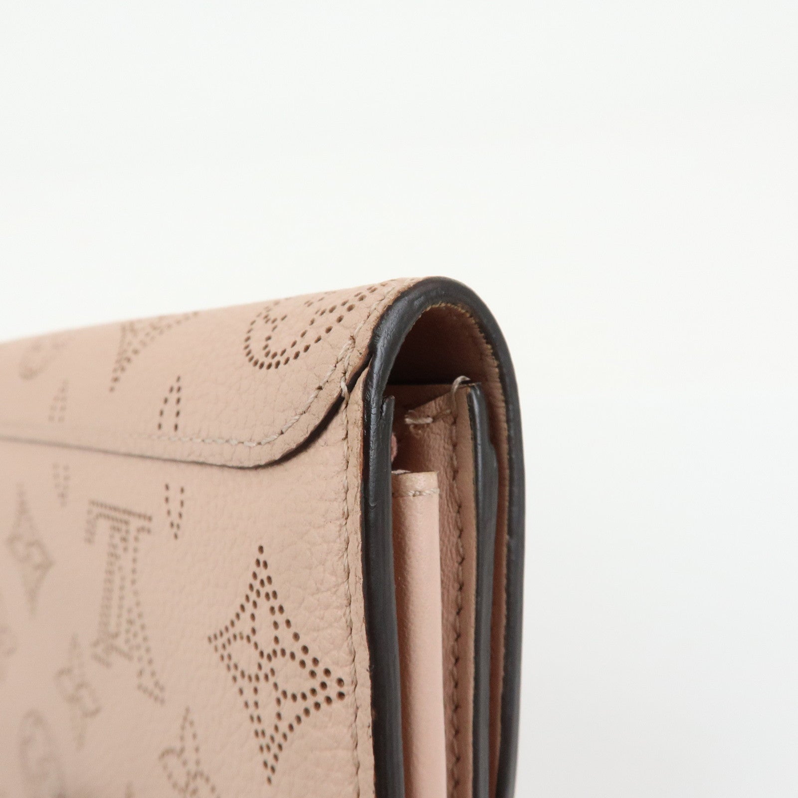 Louis Vuitton Monogram Mahina Portefeuille Iris Long Wallet M60145