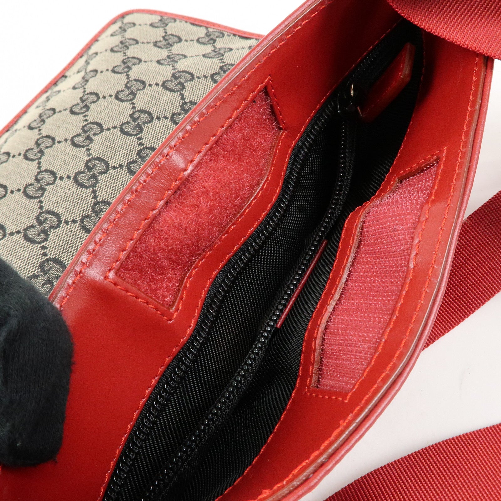 GUCCI GG Canvas Leather Shoulder Crossbody Bag Red 019・0348・200047