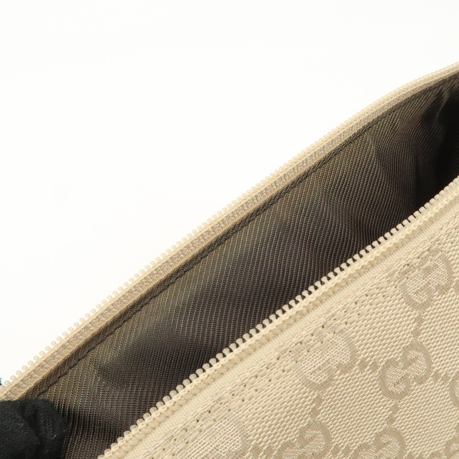 GUCCI Boat Bag GG Canvas Leather Hand Bag Pouch Beige 07198 Used