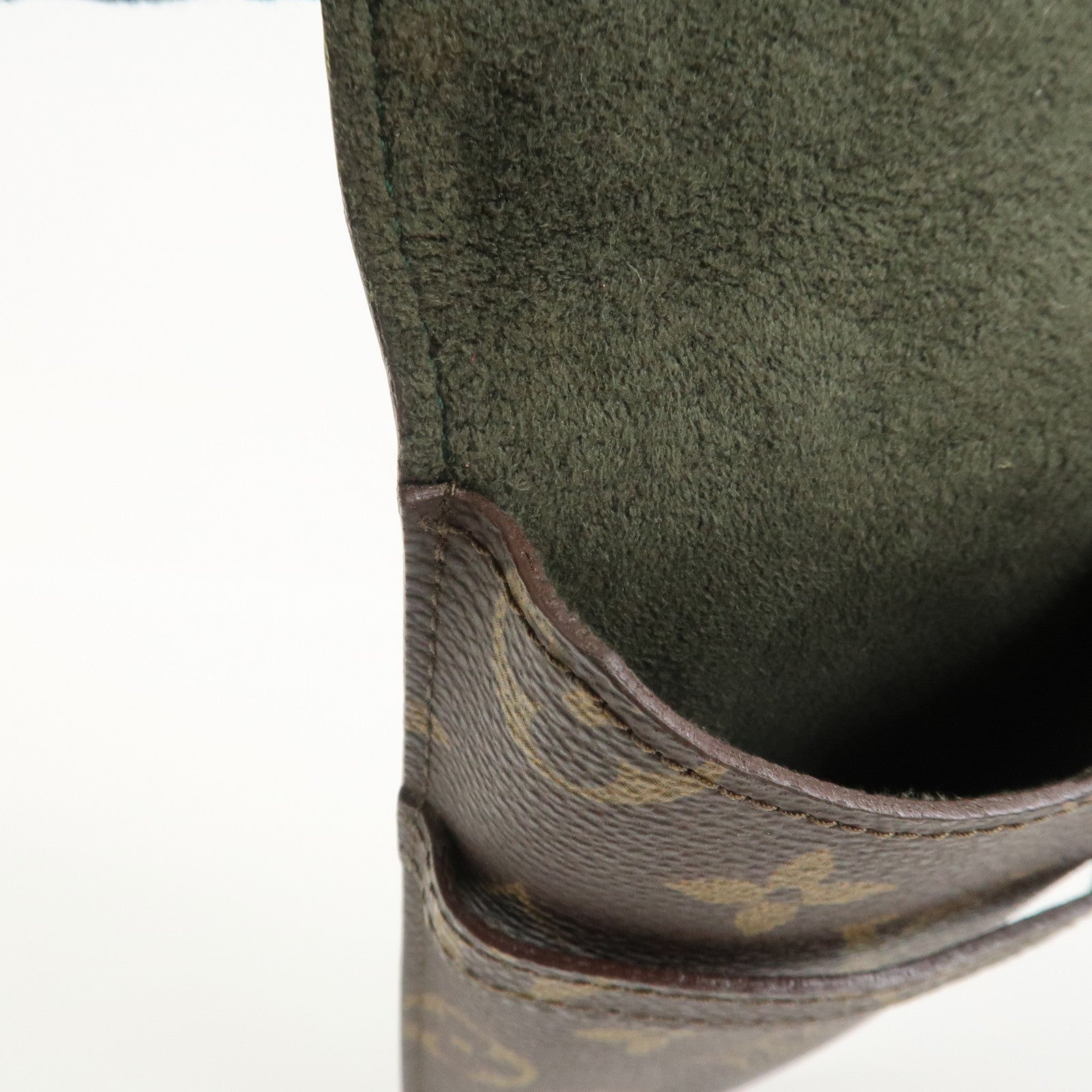 Louis Vuitton Monogram Étui Lunettes Rabat Glasses Case M62970