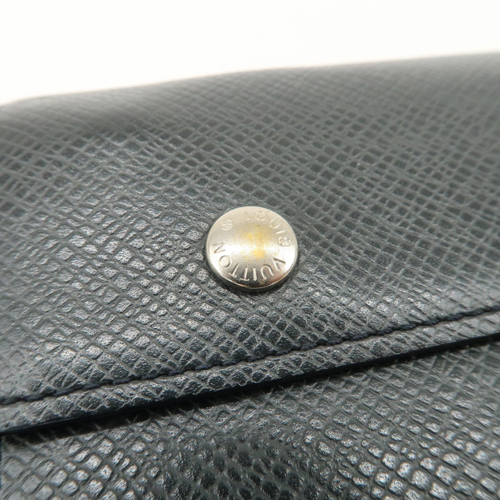 Louis Vuitton Taiga Portefeuille Accordeon Long Wallet Noir M30998