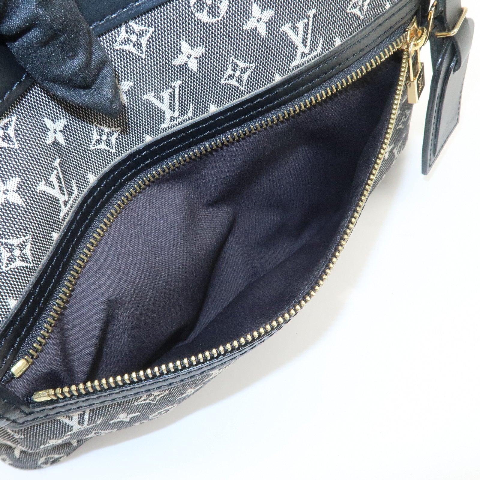 Louis Vuitton Monogram Mini Lucille PM Hand Bag Noir M92610