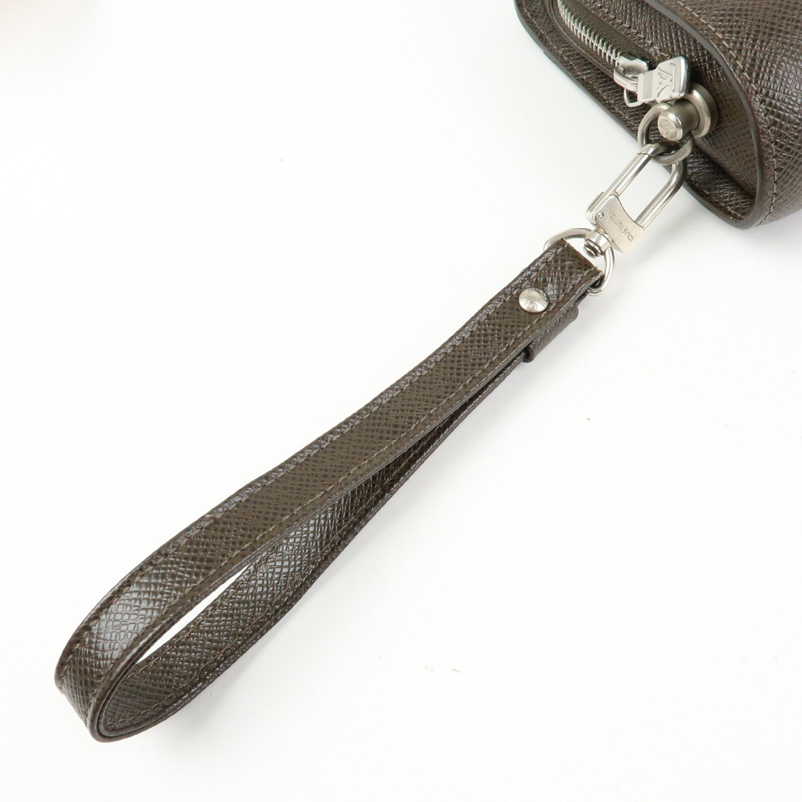 Louis Vuitton Taiga Organizer de Poche Clutch Bag Grizzly M30183