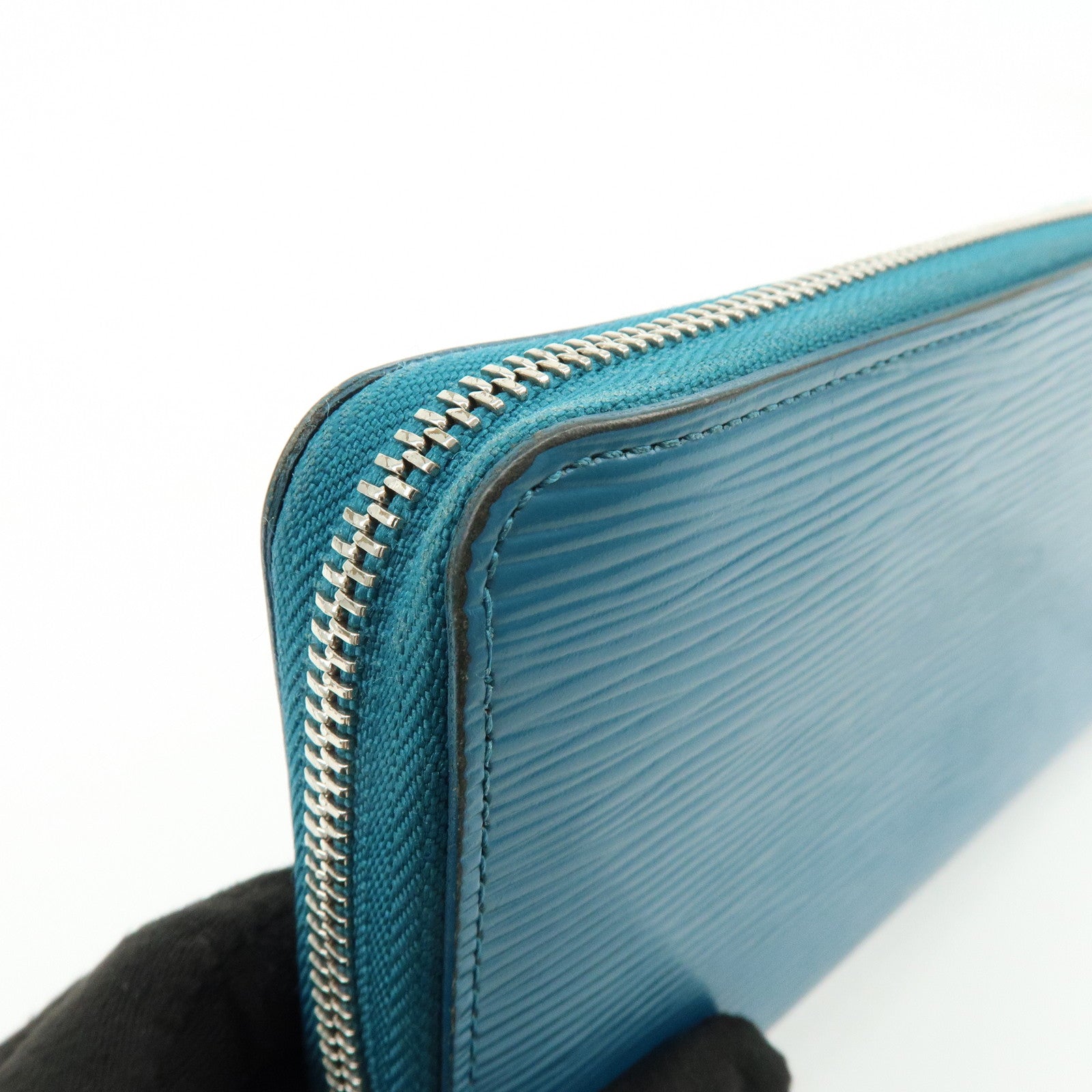 Louis Vuitton Epi Leather Zippy Long Wallet Cyan M60311