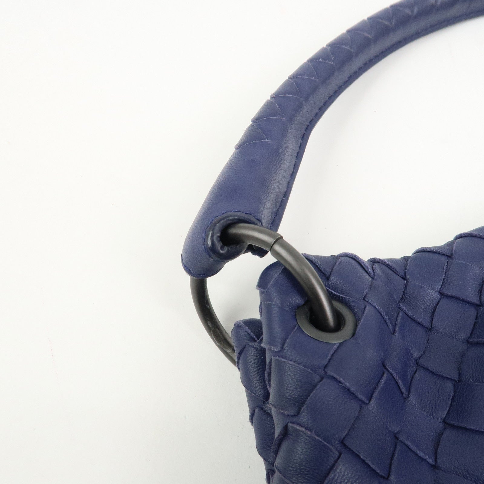 BOTTEGA VENETA Intrecciato Leather Shoulder Bag Navy 255690