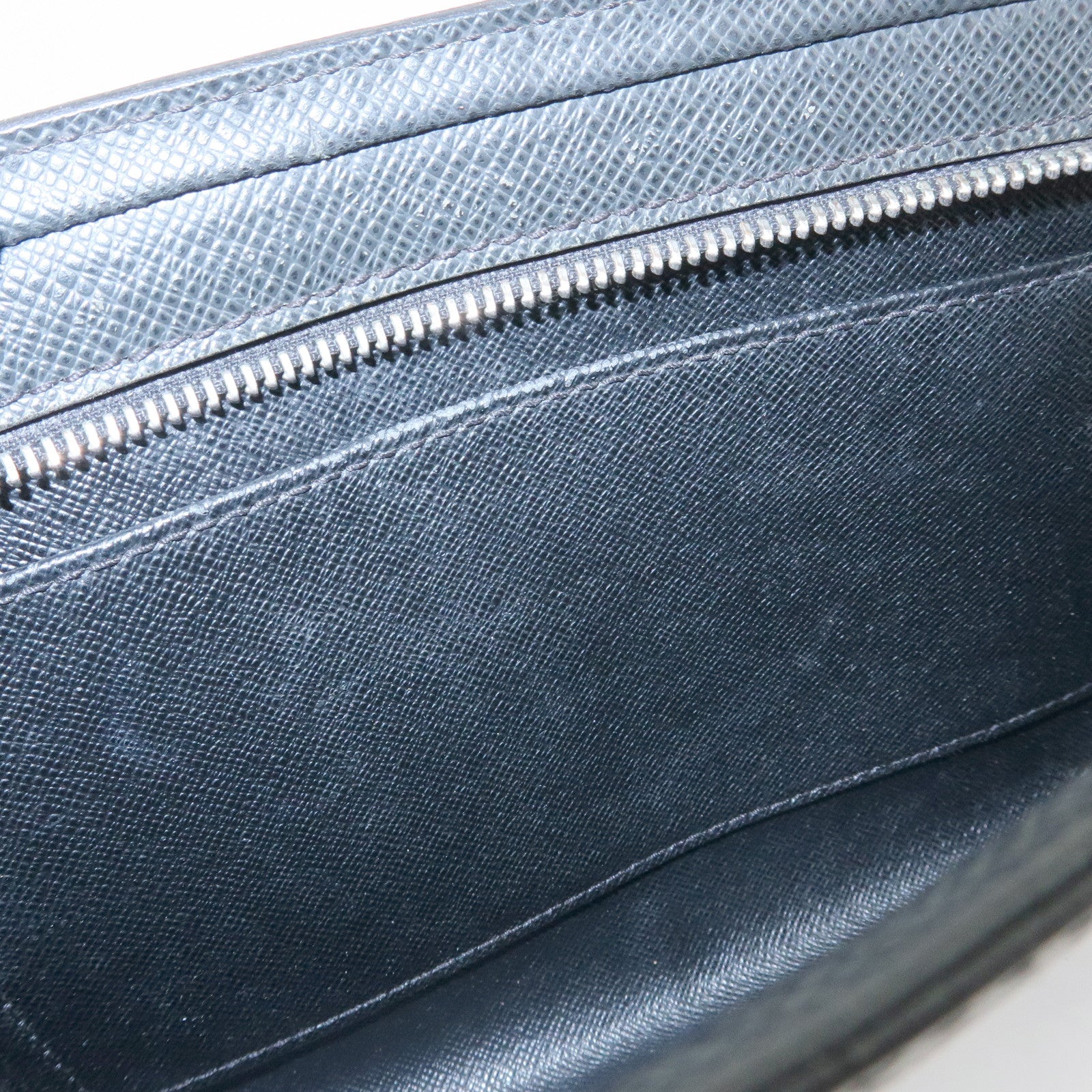 Louis Vuitton Taiga Baikal Leather Clutch Bag Pouch Ardoise M30182