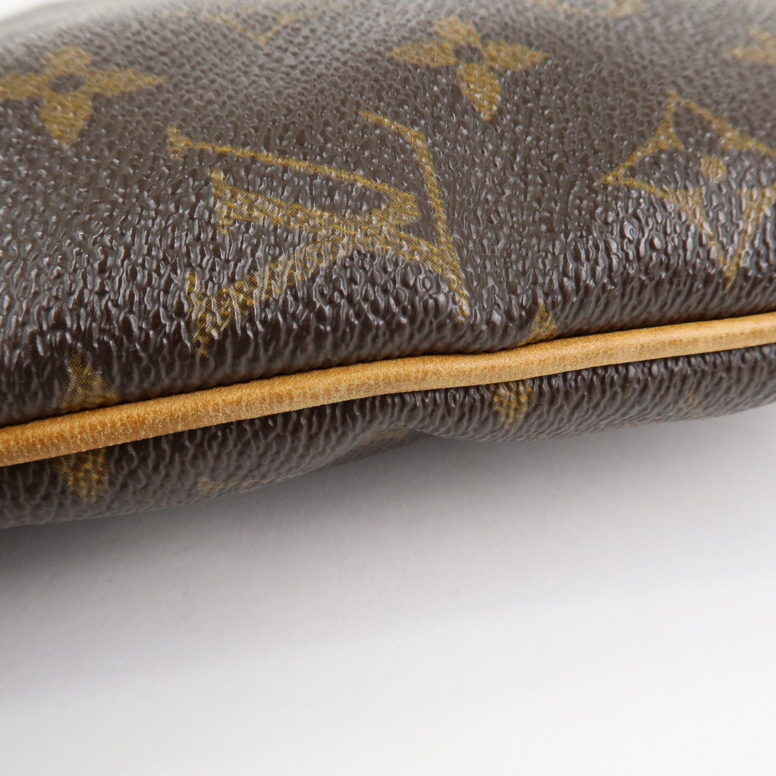 Louis Vuitton Monogram Pochette Bosphore Shoulder Bag M40044