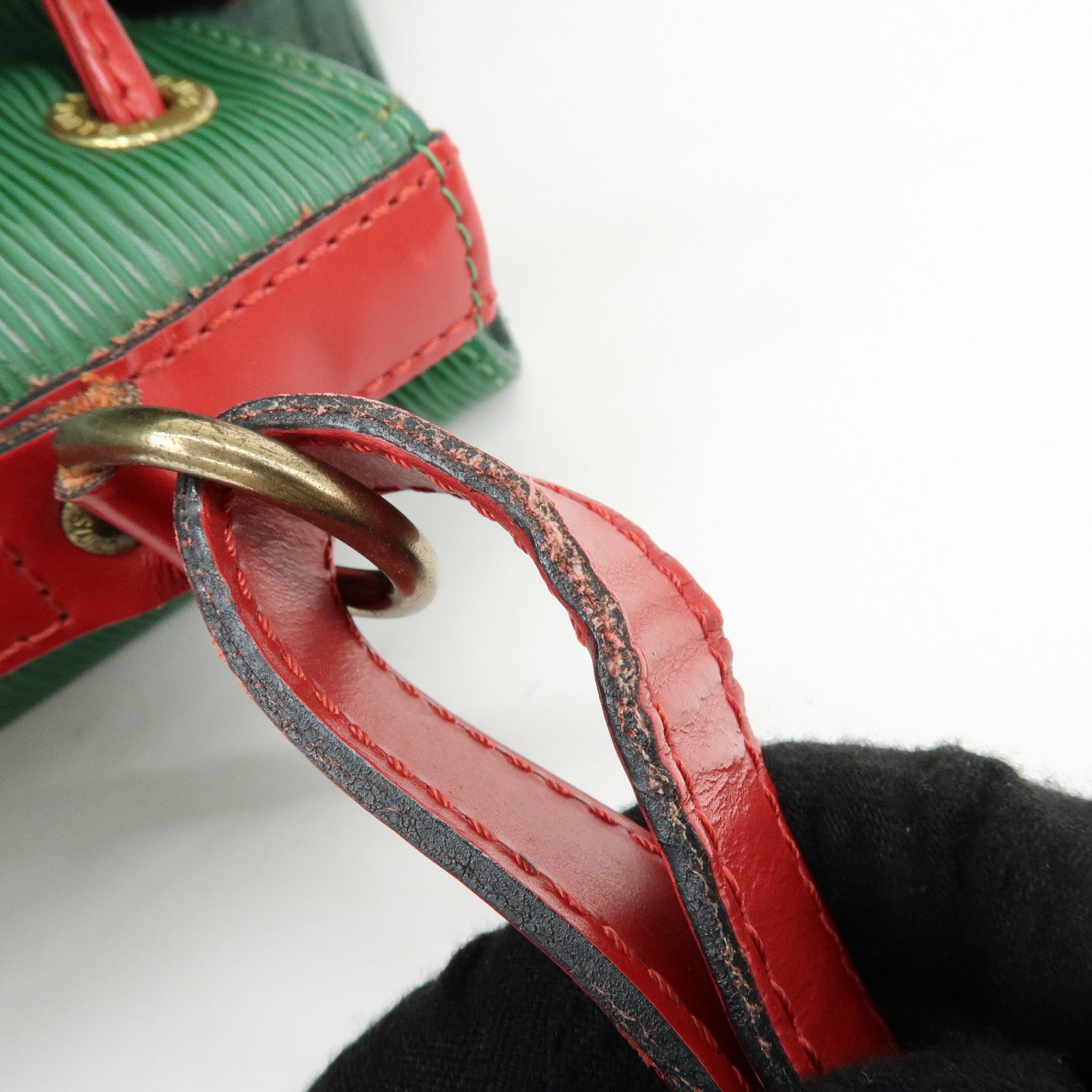 Louis Vuitton Epi Petit Noe Shoulder Bag Green Red M44147