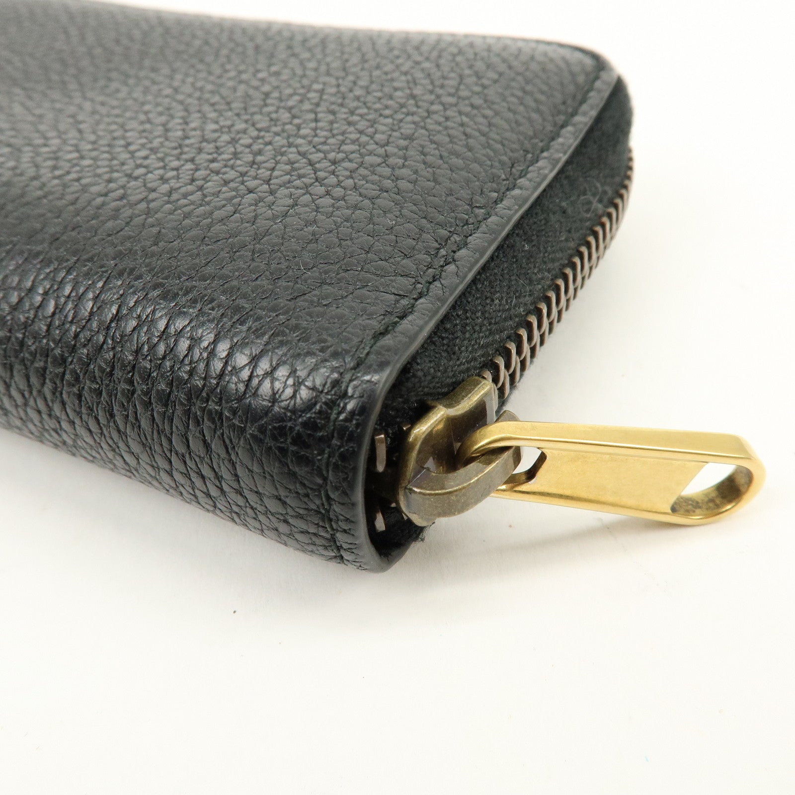 GUCCI Sherry GG Marmont Leather Zippy Card Case Black 496319