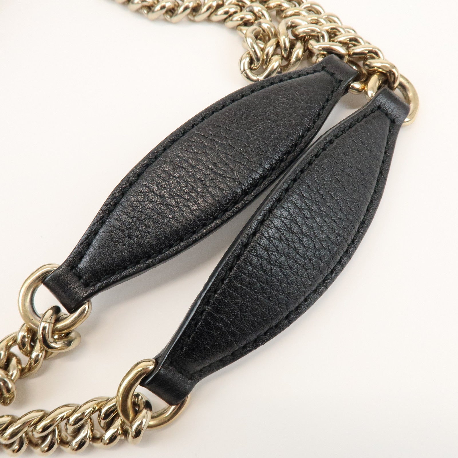 GUCCI SOHO Interlocking G Leather Chain Shoulder Bag Black 308982