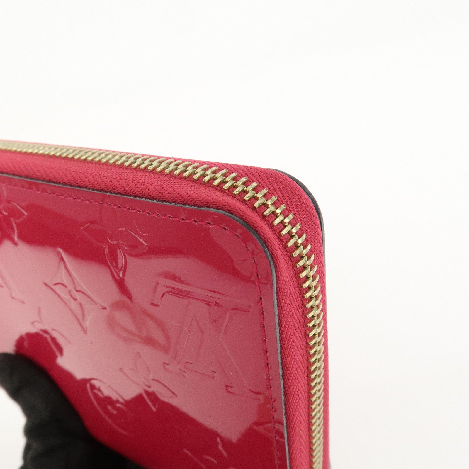 Louis Vuitton Monogram Vernis Round Zippy Wallet Rose Indien M91597